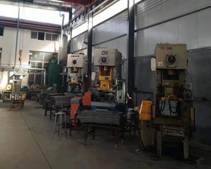 剪板機，折彎機等鈑金設(shè)備